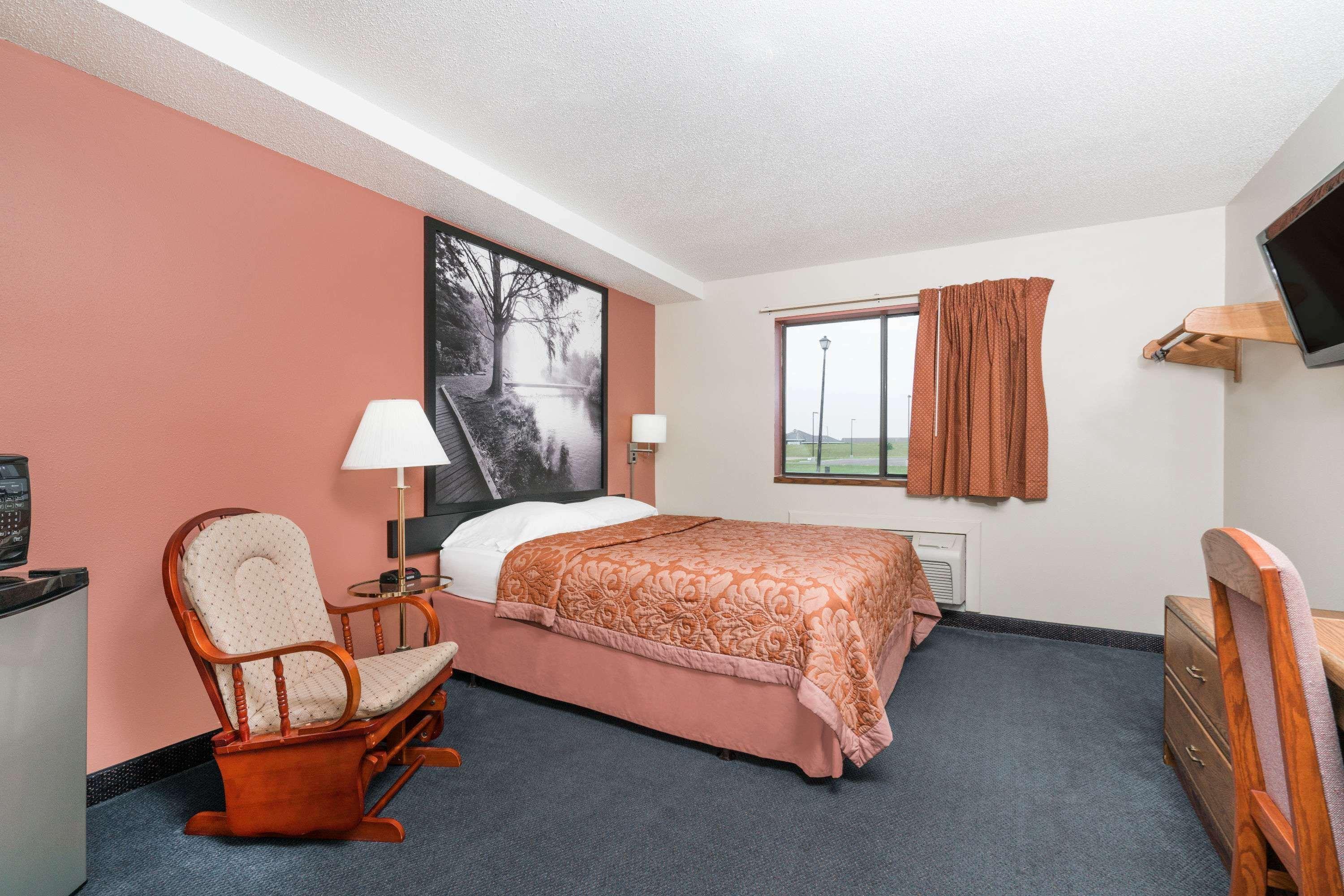 Hotel Super 8 By Wyndham Perham Extérieur photo